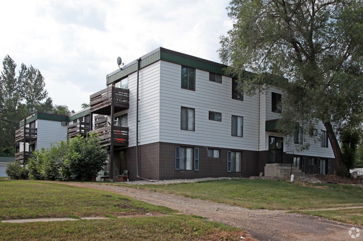 Building Photo - Greenwood Apartments