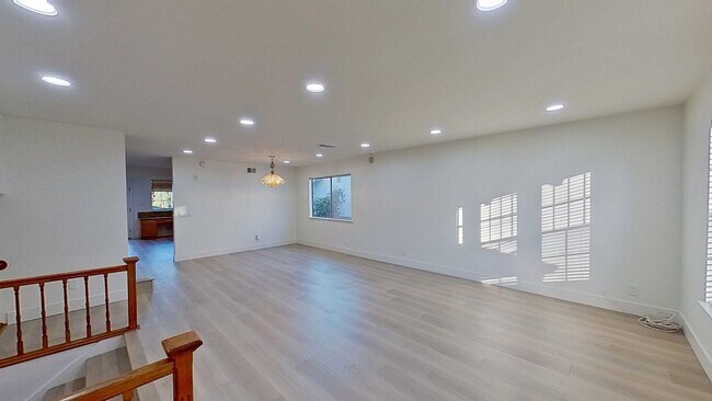 Building Photo - 5913 E Tiber Dr