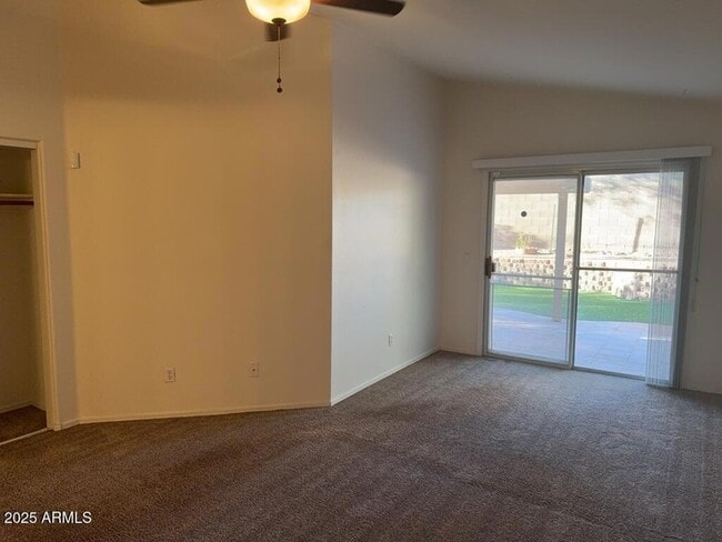 Building Photo - 4022 E Meadow Dr