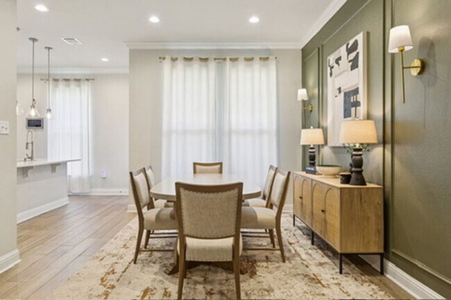 Foto del edificio - Bright & Spacious 4BR Home in Lake Haven –...