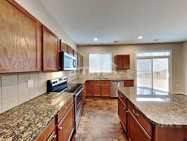 Foto del edificio - 804 Commerce Trl