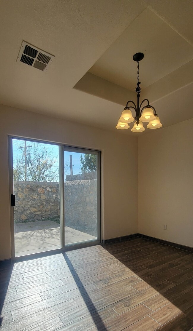 Building Photo - 3862 Van Ess Ct