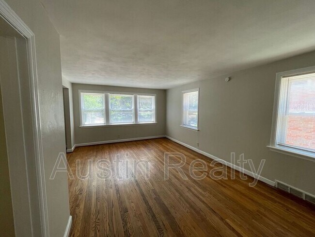 Foto del edificio - 7215 Amherst Ave