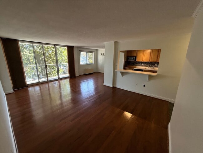 Main Living Area 2 - 2059 Huntington Ave