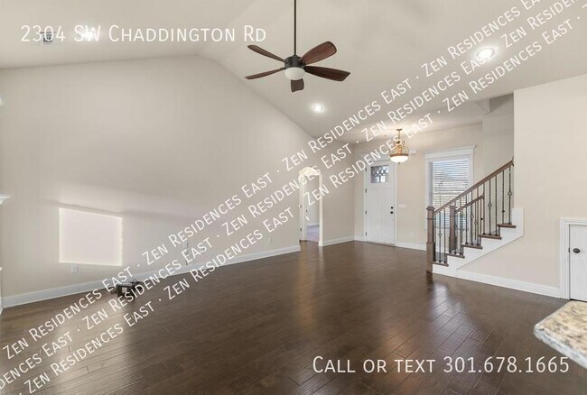 Building Photo - 2304 SW Chaddington Rd