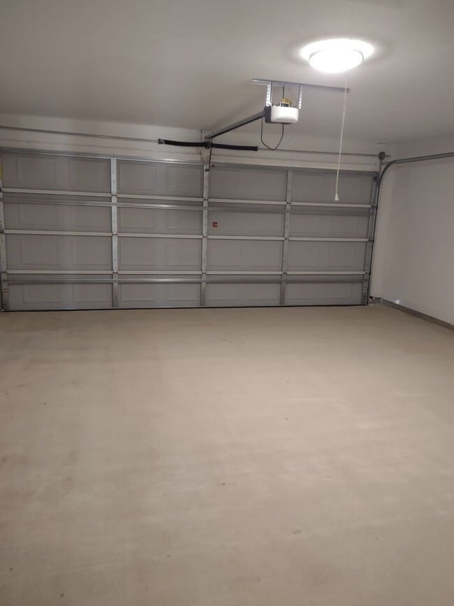 Foto del edificio - 560 Silver Hill Dr