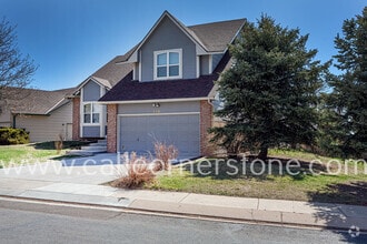 Building Photo - 940 Royal Crown Ln