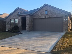 Building Photo - 709 Blacktail Dr