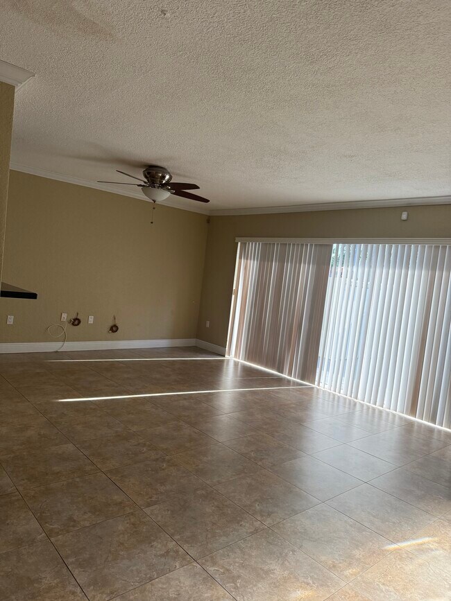 Foto del edificio - 8235 SW 82nd Pl