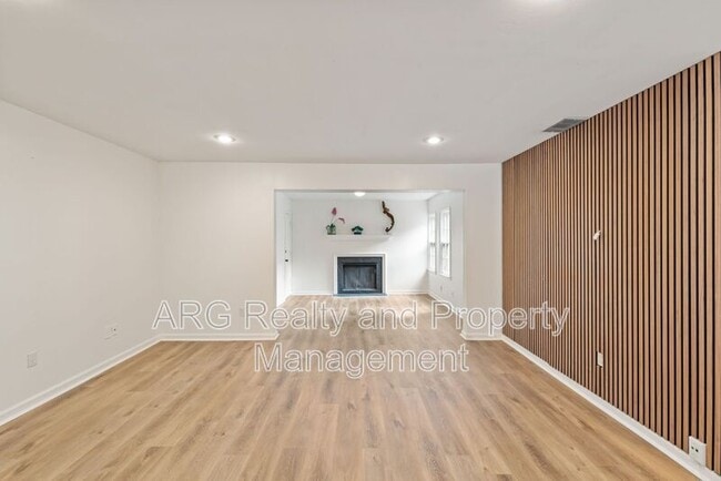 Foto del edificio - 128 Lablanc Way NW