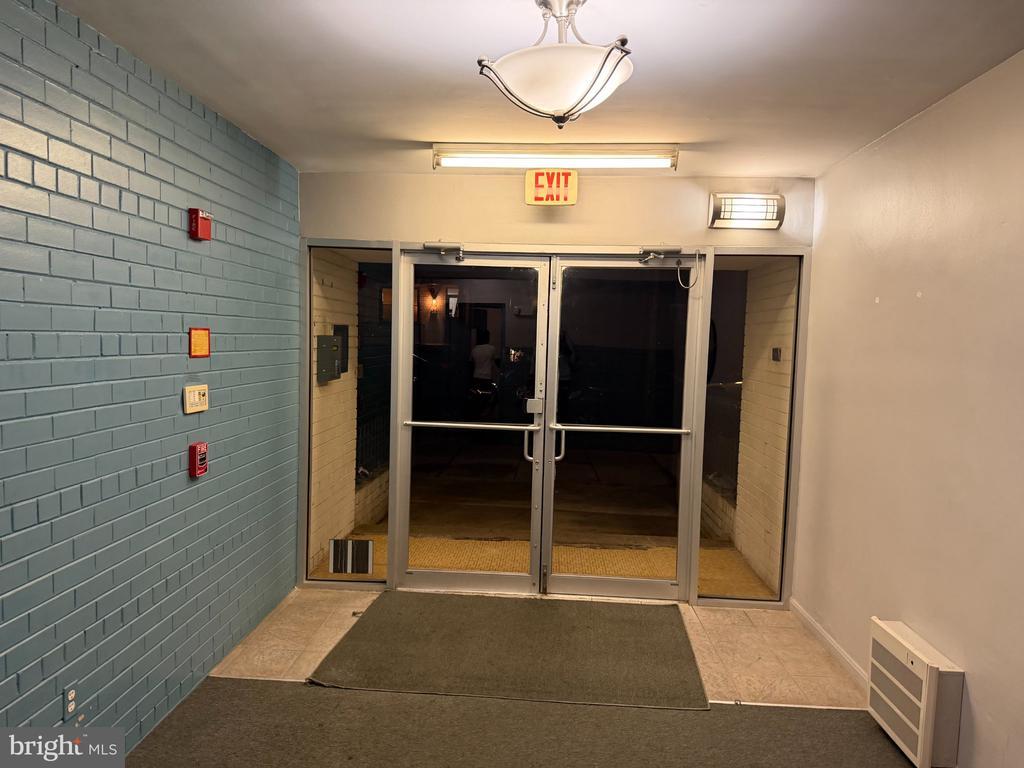 Foto del edificio - 604 Longfellow St NW