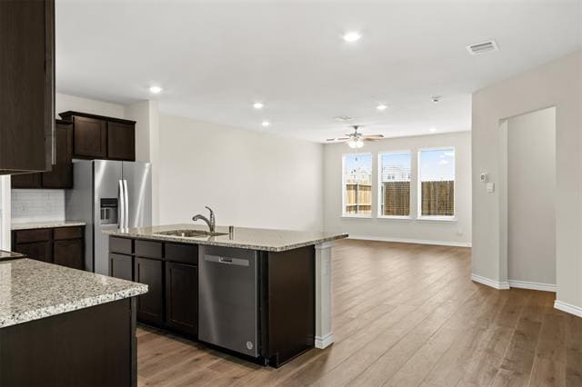 Foto del edificio - 712 Lone Rock Dr