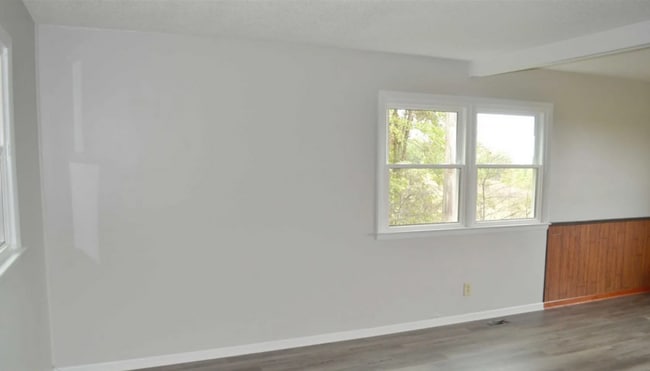 Building Photo - Don't miss out on this beautiful home!
