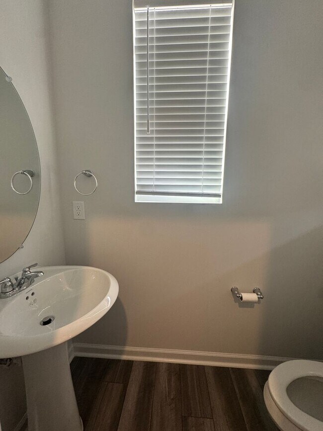 Foto del edificio - Beautiful & Spacious Home for Rent