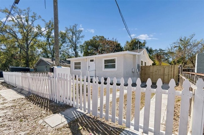 Foto del edificio - 9412 N Brooks St