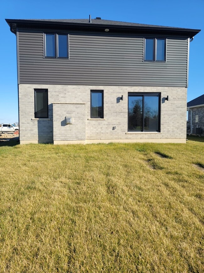 Building Photo - 647 Ketter Wy