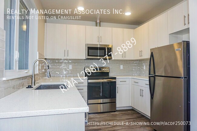 Foto del edificio - One of a Kind One Bedroom Condo on the Boi...