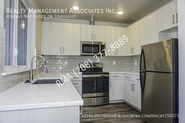 Building Photo - One of a Kind One Bedroom Condo on the Boi...