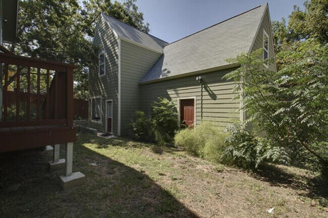 Foto del edificio - 811 W 30th St