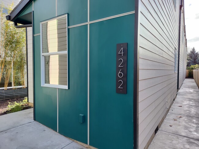 Building Photo - 4262 NE Going St