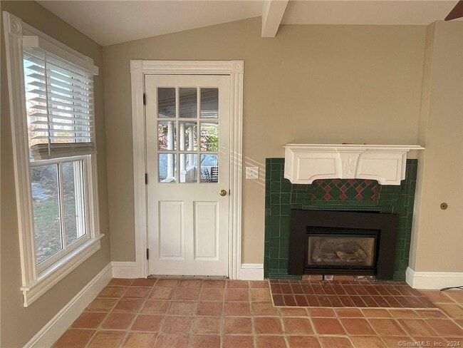 Building Photo - 26 Academy Ln