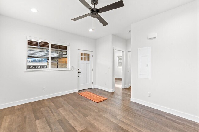 Foto del edificio - Brand new 2 bed/2 bath, central a/c, dishwasher, washer & dryer, deck & patio! April rent free!
