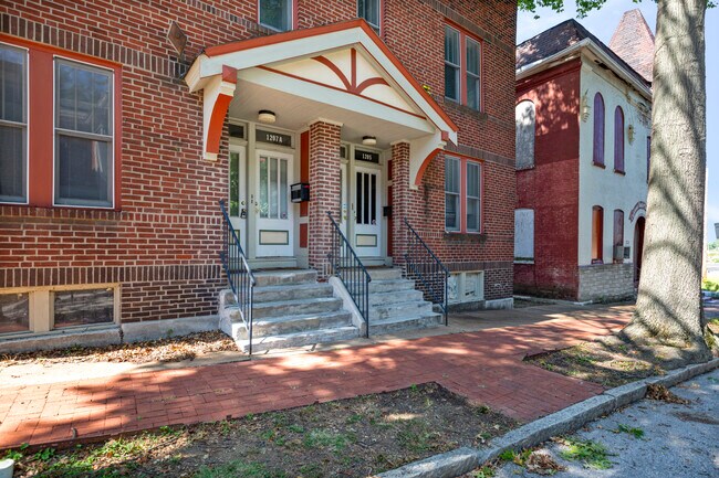 Building Photo - 1207 Mackay Plz