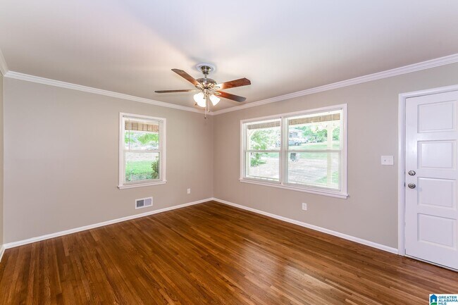 Foto del edificio - 112 26th Ave NW