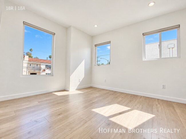 Foto del edificio - 419 N Coronado St