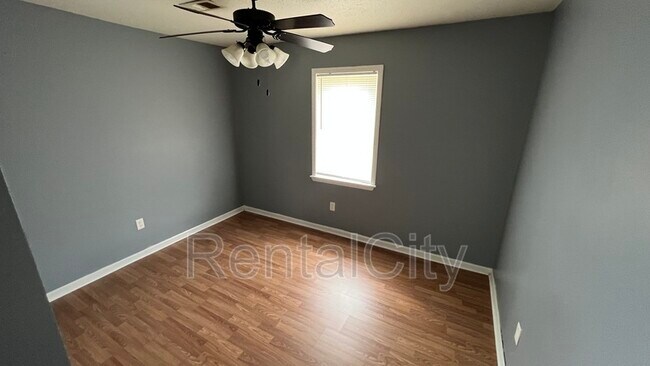 Building Photo - 85 Navy Cir