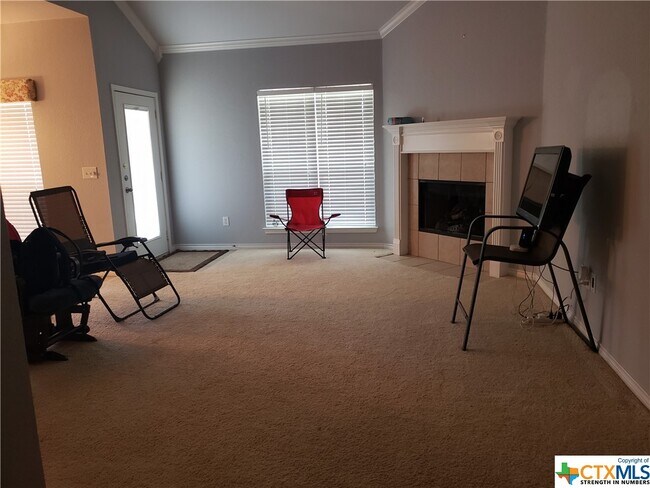 Foto del edificio - 3049 Buckskin Ln