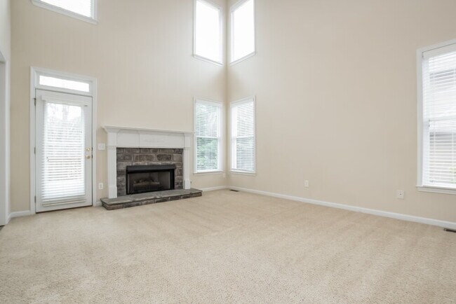 Foto del edificio - 3075 Woodbridge Ln
