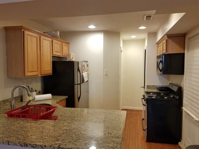 Foto del edificio - Charming 2Bedroom/1.5Bath Townhome in Uppe...