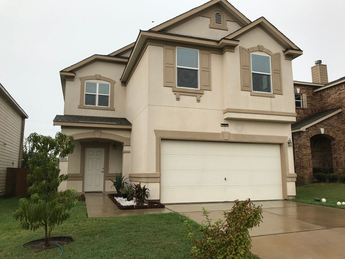 Primary Photo - Great Location, Great Price