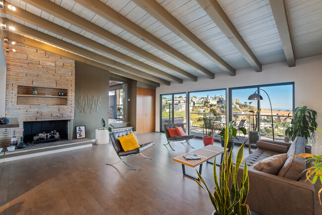 Building Photo - 1570 Haslam Ter