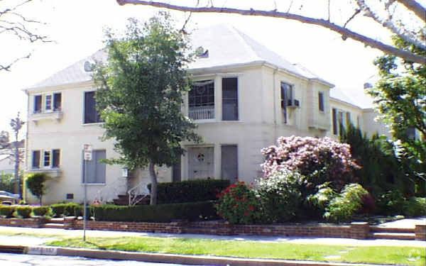 Building Photo - 157-167 S Canon Dr