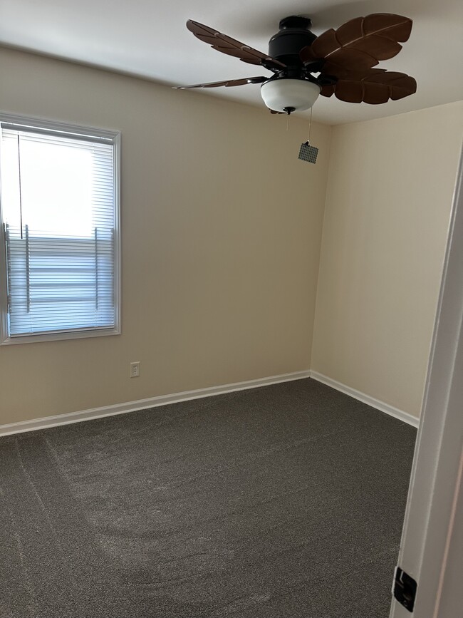 Building Photo - 782 Mount St