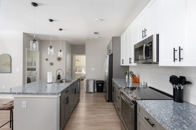 Building Photo - 110 Addison Rd