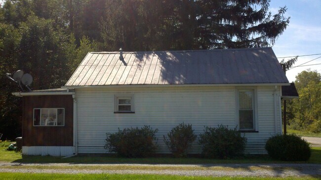Building Photo - 1 bed/1 bath house for rent