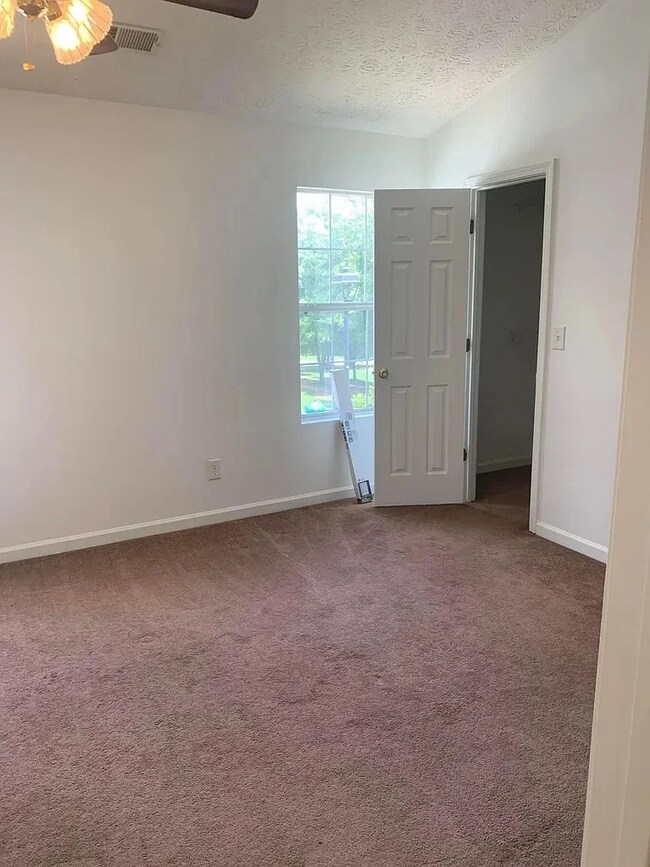 Building Photo - 5727 Windfall Ln
