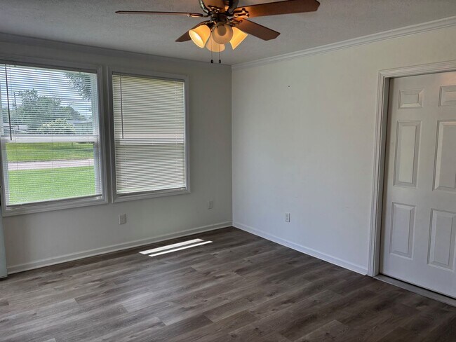 Foto del edificio - 3823 Swanee St