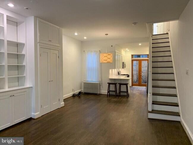 Building Photo - 612 C St SE