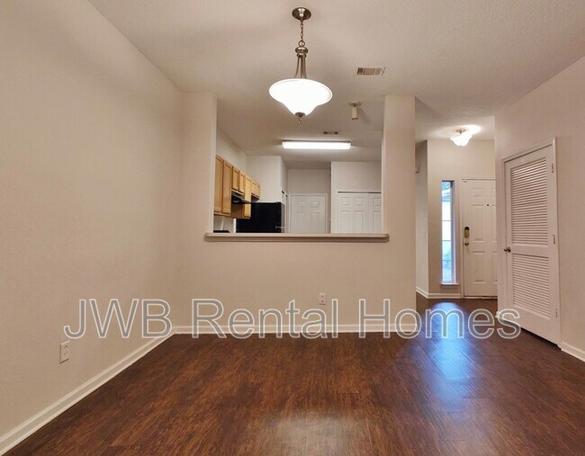 Foto del edificio - 4802 Playpen Dr