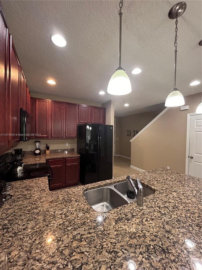 Building Photo - 1448 Chelsea Dr
