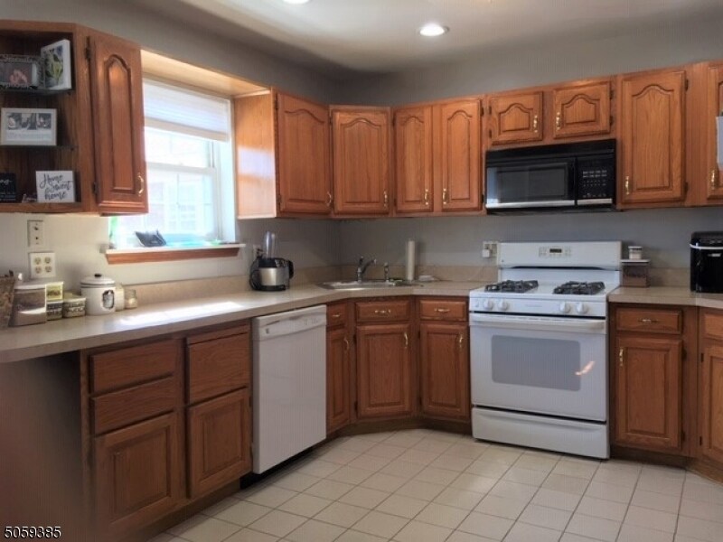 Foto principal - 1277 Valley Rd