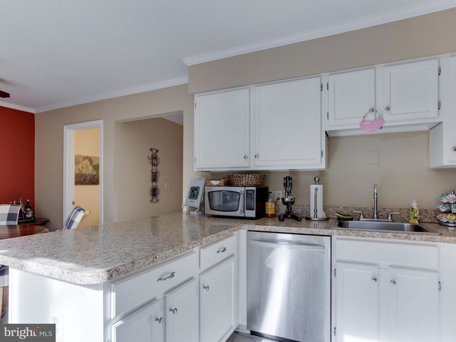 Building Photo - 917 Breakwater Dr