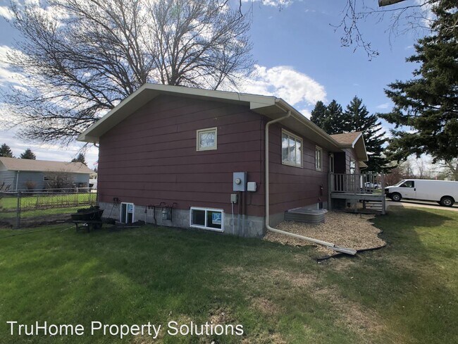 Foto del edificio - 3 br, 2 bath House - 2407 9th Ave S