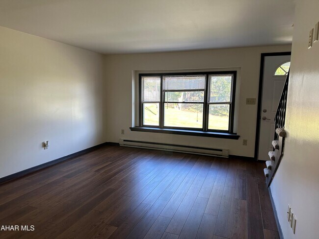 Foto del edificio - 591 Harvest View Ln