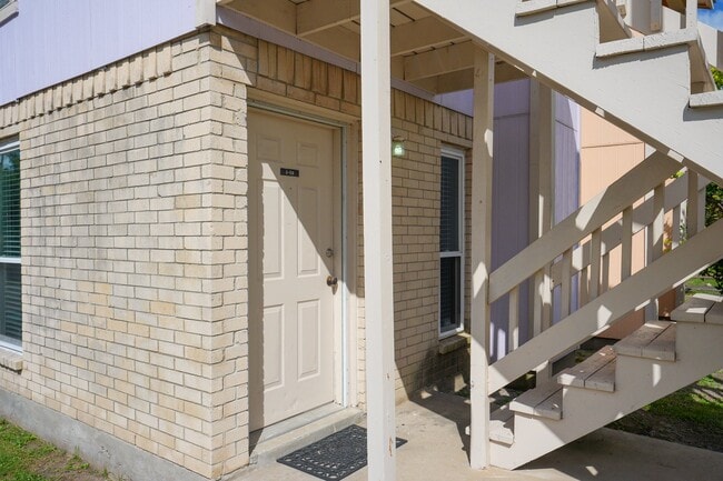 Building Photo - 6702 Everhart