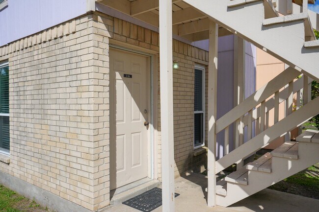 Building Photo - 6702 Everhart Rd